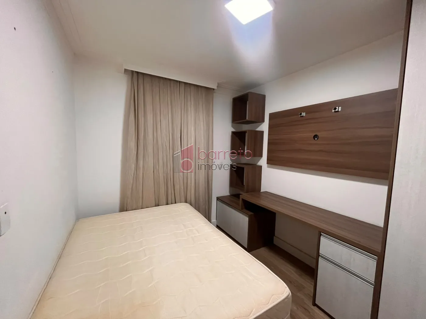 APARTAMENTO SEMI MOBILIADO PARA LOCAÇÃO NO CONDOMÍNIO JARDIM CONQUISTA – JUNDIAÍ/SP