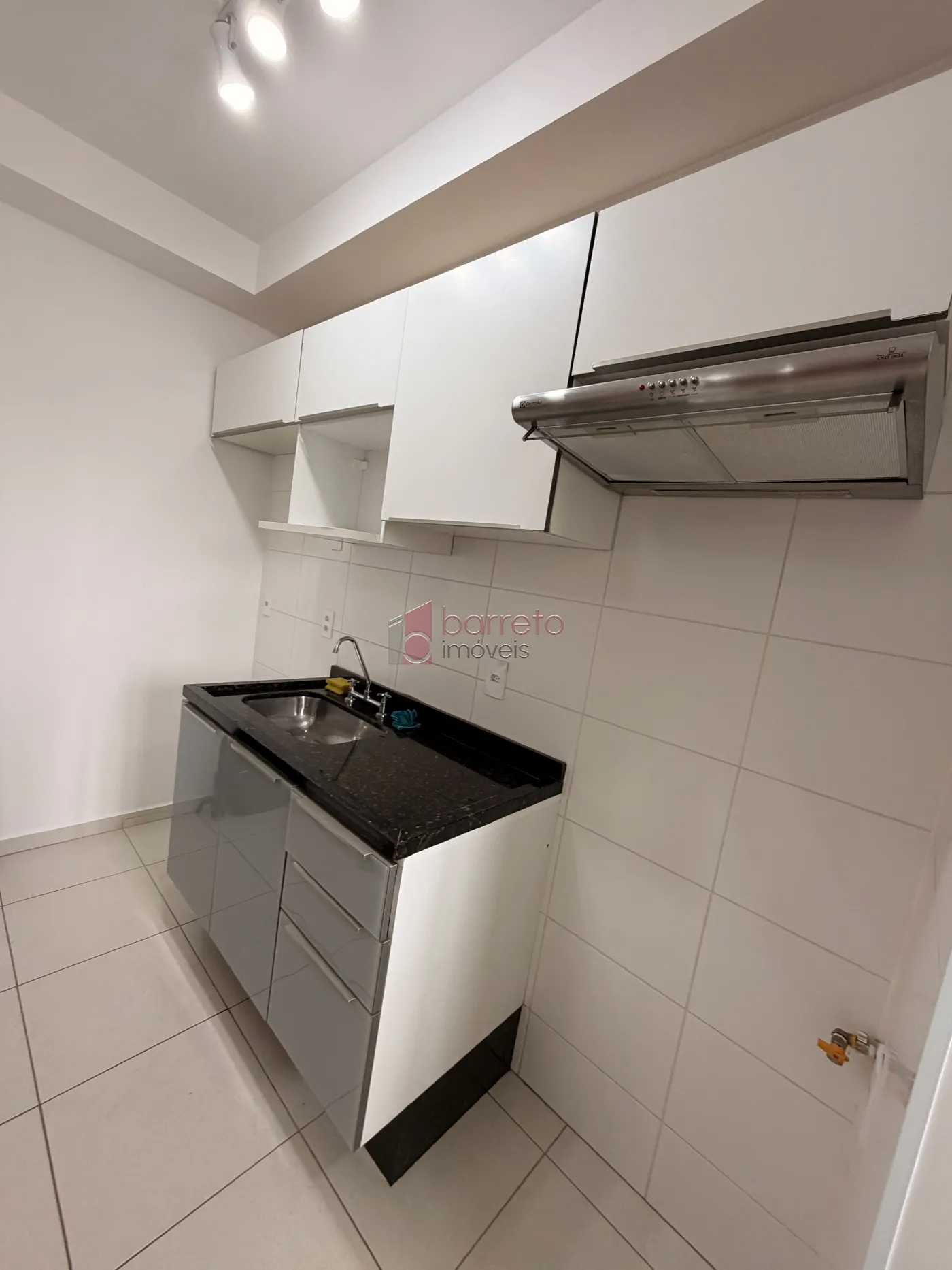 APARTAMENTO  PARA LOCAÇÃO E VENDA NO CONDOMÍNIO TORRES DE OZANAN – JUNDIAÍ/SP