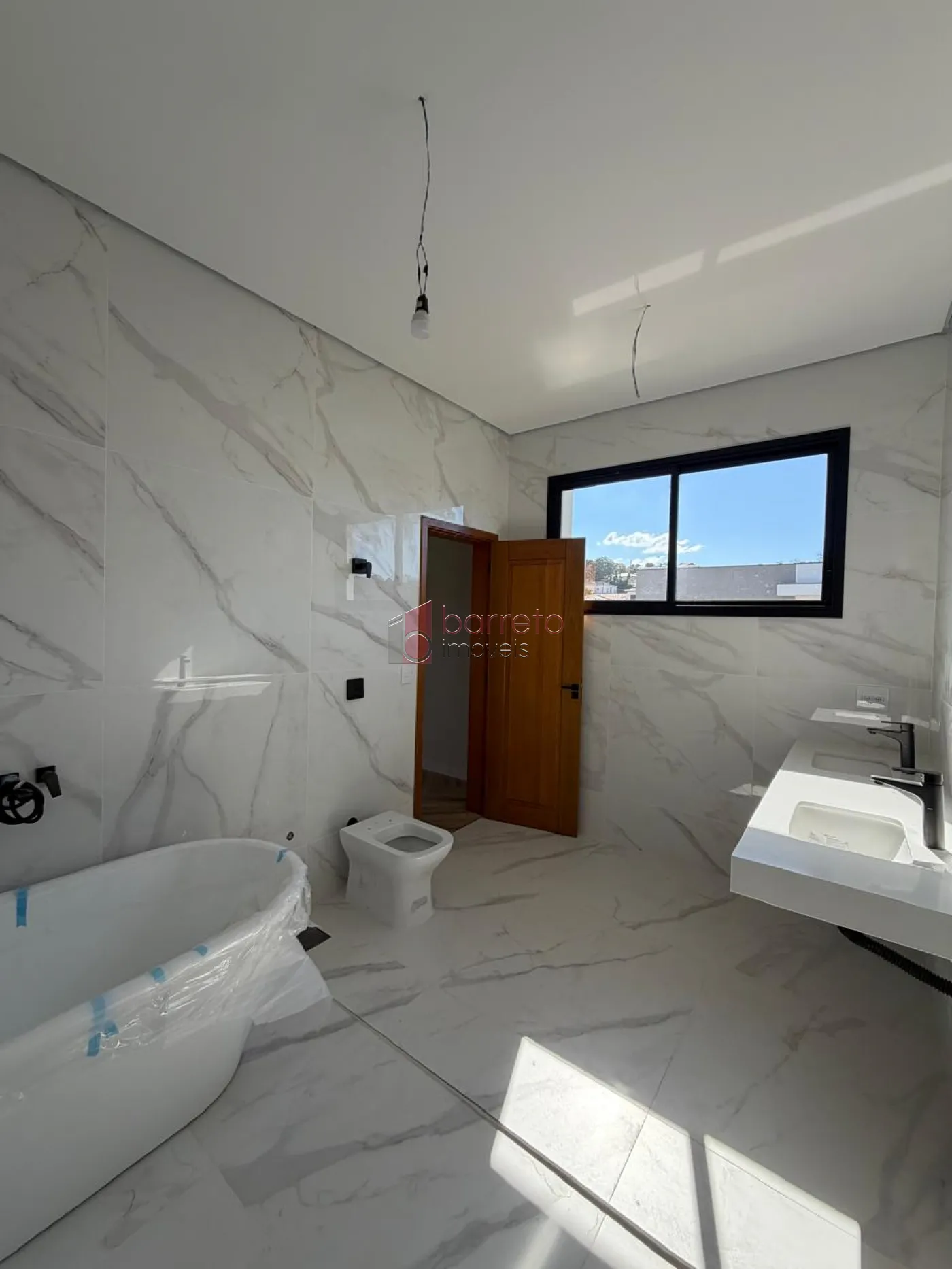CASA SOBRADO COM 03 SUÍTES À VENDA NO CONDOMÍNIO RESERVA MARAJOARA – JUNDIAÍ/SP