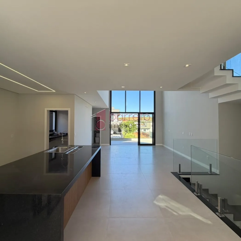 CASA SOBRADO DE ALTO PADRÃO COM 03 SUÍTES À VENDA NO CONDOMÍNIO BRISAS DO LAGO – JUNDIAÍ/SP
