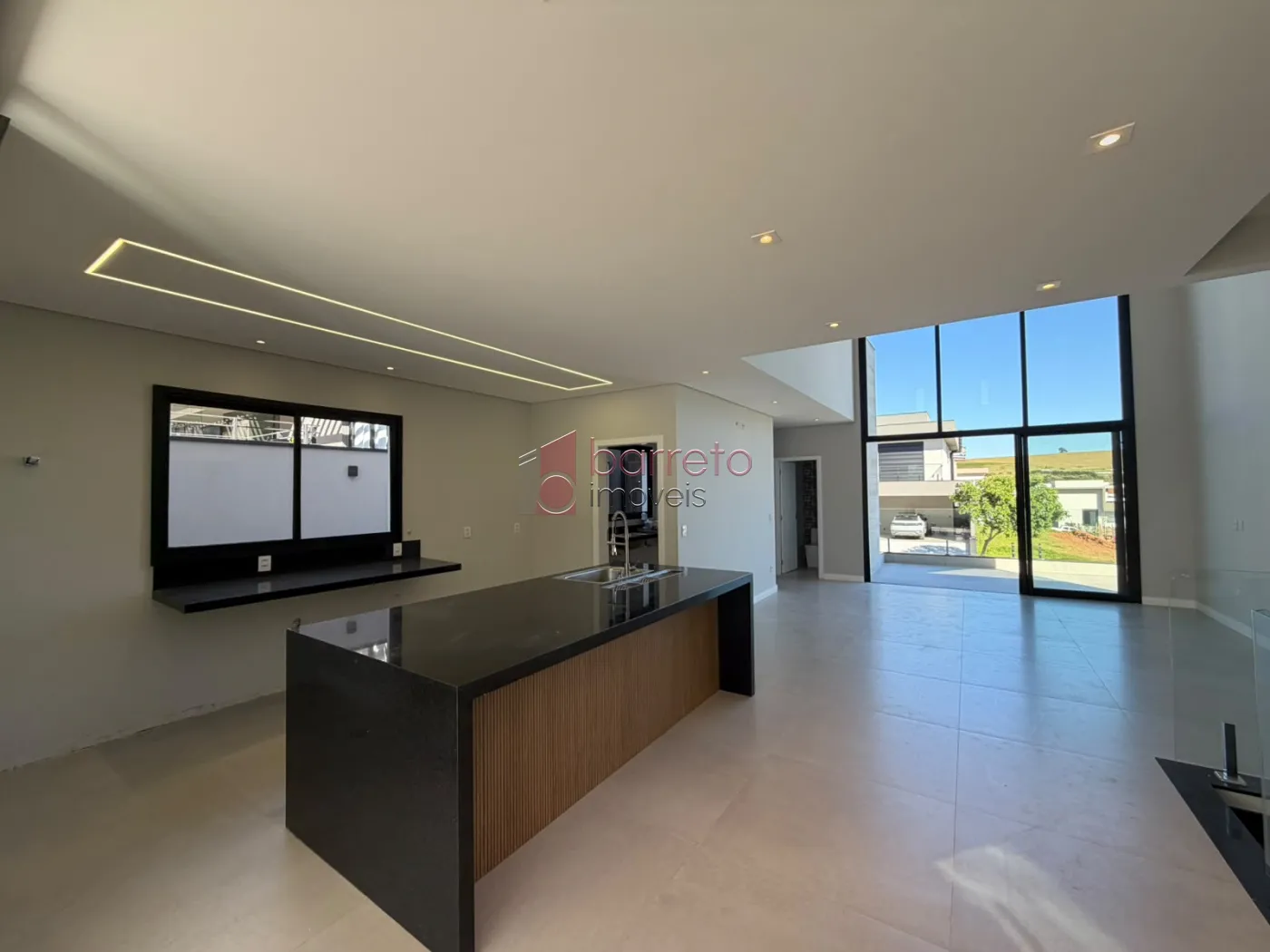 CASA SOBRADO DE ALTO PADRÃO COM 03 SUÍTES À VENDA NO CONDOMÍNIO BRISAS DO LAGO – JUNDIAÍ/SP