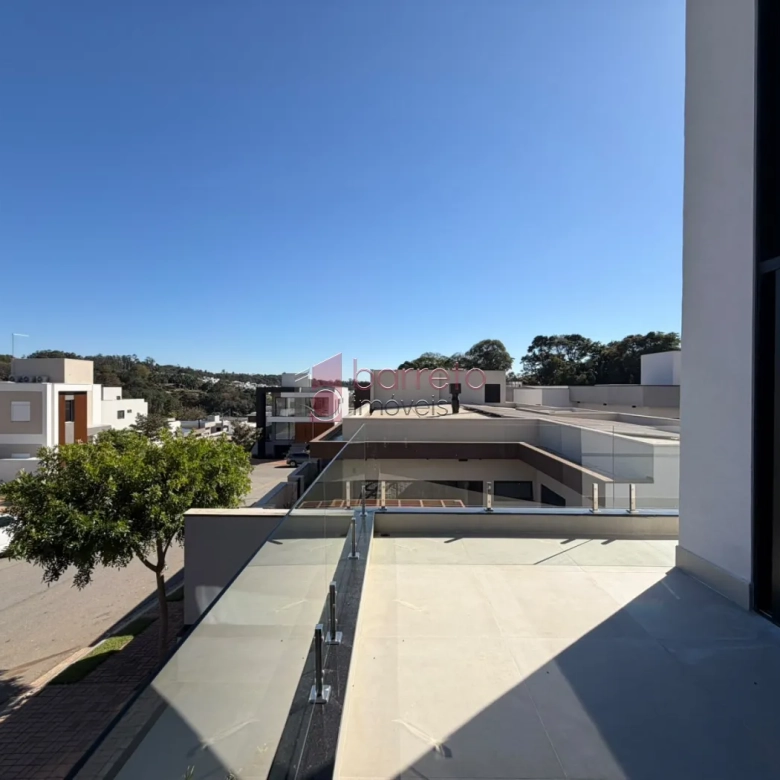 CASA SOBRADO DE ALTO PADRÃO COM 03 SUÍTES À VENDA NO CONDOMÍNIO BRISAS DO LAGO – JUNDIAÍ/SP