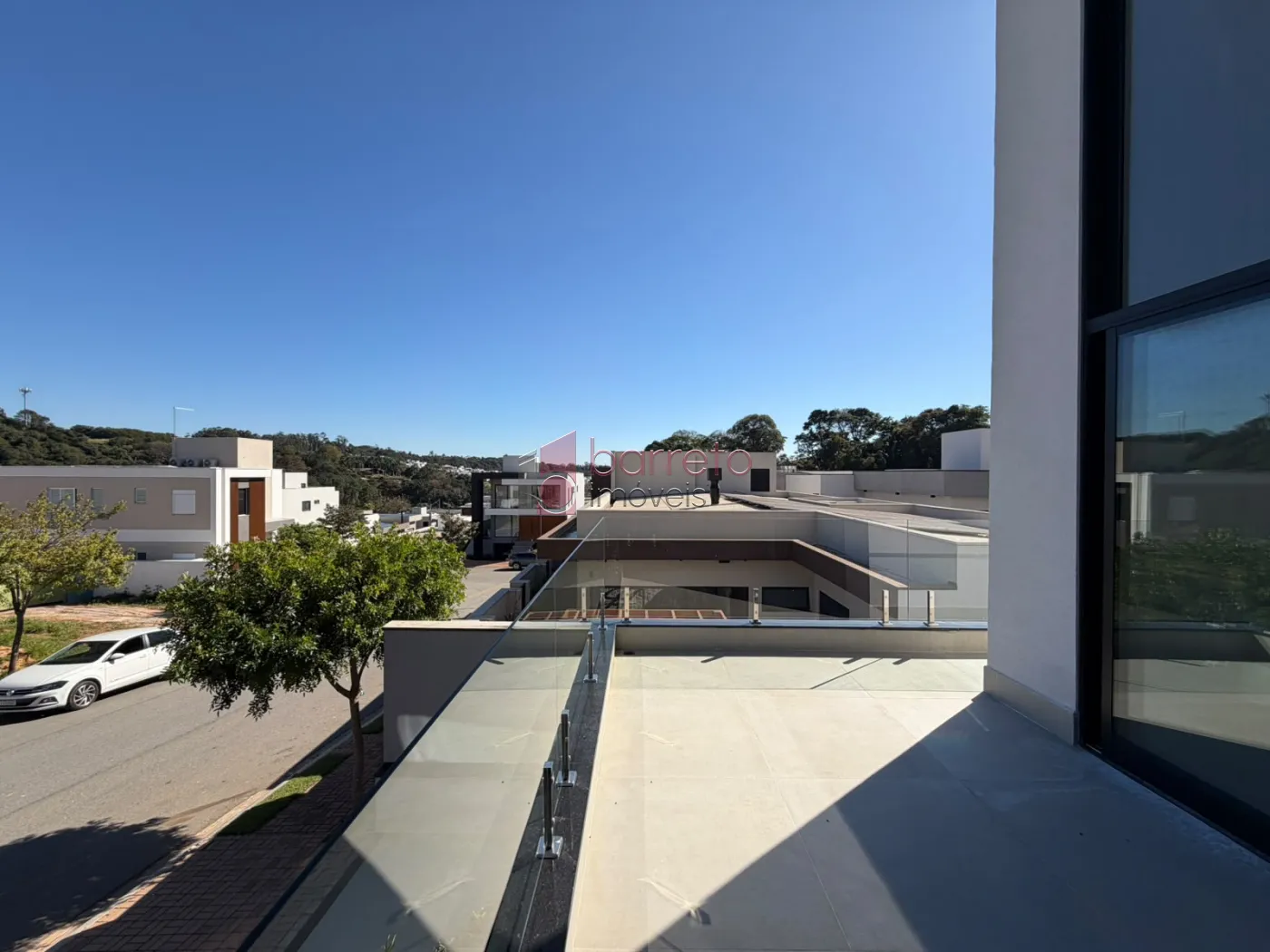CASA SOBRADO DE ALTO PADRÃO COM 03 SUÍTES À VENDA NO CONDOMÍNIO BRISAS DO LAGO – JUNDIAÍ/SP
