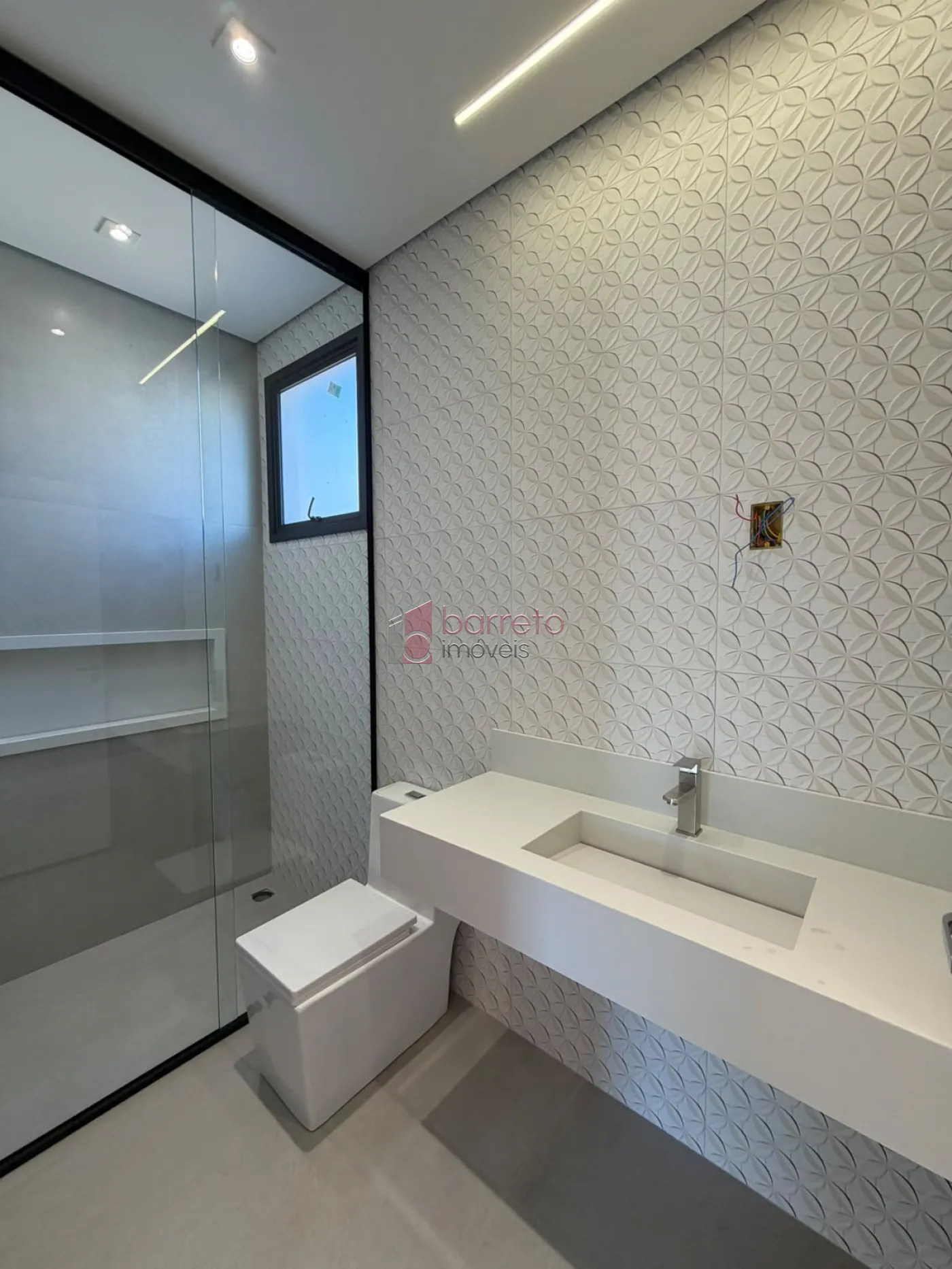 CASA SOBRADO DE ALTO PADRÃO COM 03 SUÍTES À VENDA NO CONDOMÍNIO BRISAS DO LAGO – JUNDIAÍ/SP