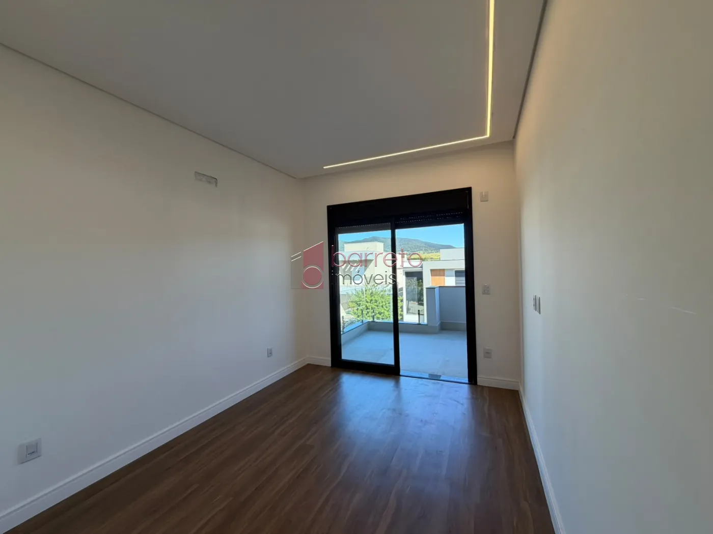 CASA SOBRADO DE ALTO PADRÃO COM 03 SUÍTES À VENDA NO CONDOMÍNIO BRISAS DO LAGO – JUNDIAÍ/SP