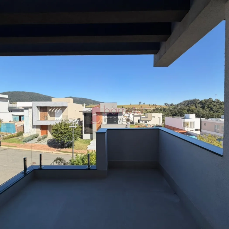 CASA SOBRADO DE ALTO PADRÃO COM 03 SUÍTES À VENDA NO CONDOMÍNIO BRISAS DO LAGO – JUNDIAÍ/SP