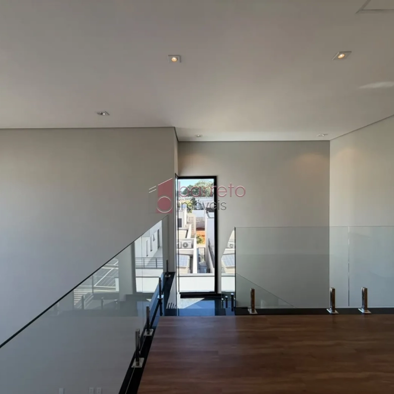 CASA SOBRADO DE ALTO PADRÃO COM 03 SUÍTES À VENDA NO CONDOMÍNIO BRISAS DO LAGO – JUNDIAÍ/SP