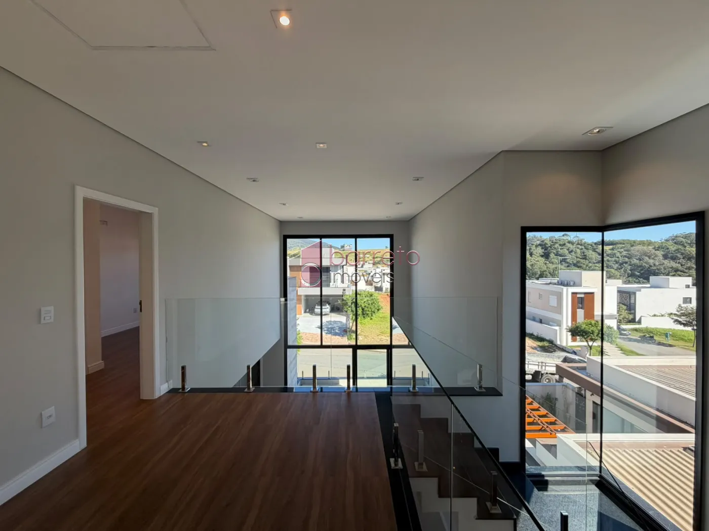 CASA SOBRADO DE ALTO PADRÃO COM 03 SUÍTES À VENDA NO CONDOMÍNIO BRISAS DO LAGO – JUNDIAÍ/SP