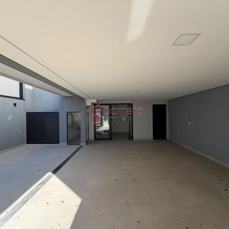 CASA SOBRADO DE ALTO PADRÃO COM 03 SUÍTES À VENDA NO CONDOMÍNIO BRISAS DO LAGO – JUNDIAÍ/SP