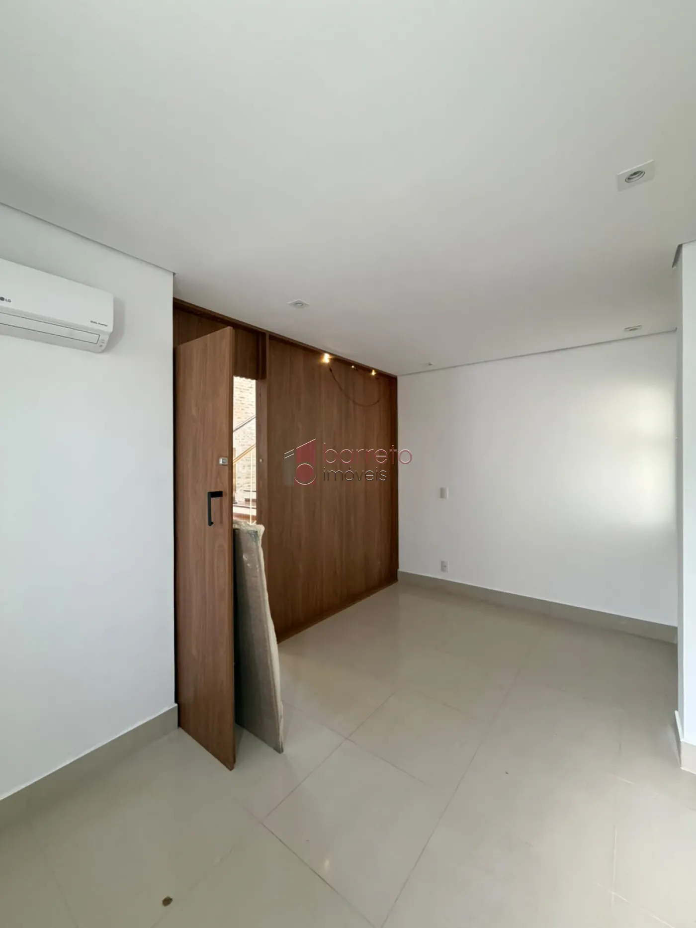 CASA SOBRADO DE ALTO PADRÃO COM 03 SUÍTES À VENDA NO CONDOMÍNIO VEDUTA ROSSA – JUNDIAÍ/SP