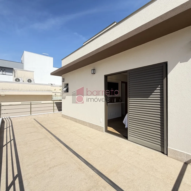 SOBRADO À VENDA – 03 QUARTOS – RESIDENCIAL DOS IPÊS – JUNDIAÍ/SP
