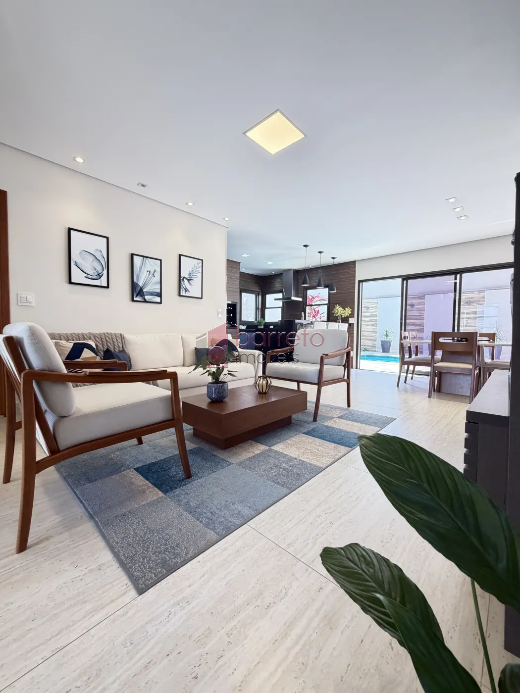 SOBRADO À VENDA – 03 QUARTOS – RESIDENCIAL DOS IPÊS – JUNDIAÍ/SP