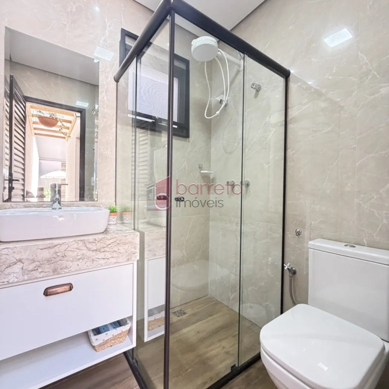 SOBRADO À VENDA – 03 QUARTOS – RESIDENCIAL DOS IPÊS – JUNDIAÍ/SP