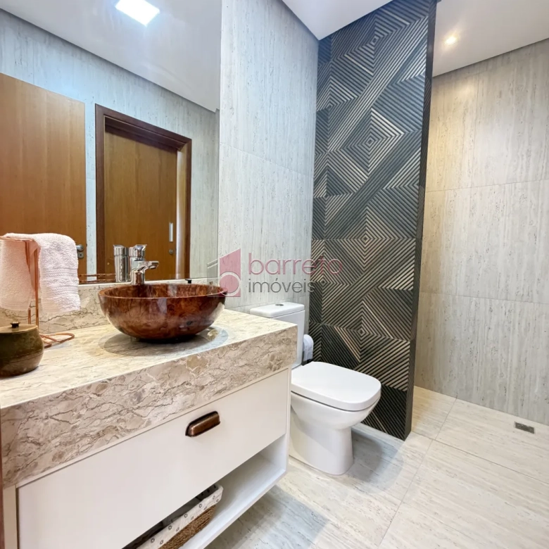 SOBRADO À VENDA – 03 QUARTOS – RESIDENCIAL DOS IPÊS – JUNDIAÍ/SP