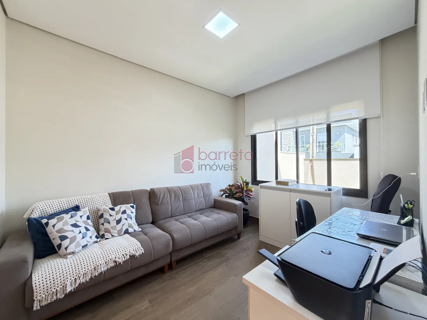 SOBRADO À VENDA – 03 QUARTOS – RESIDENCIAL DOS IPÊS – JUNDIAÍ/SP