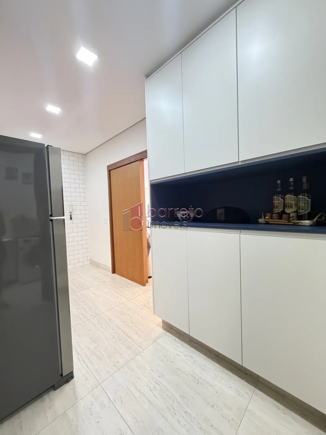 SOBRADO À VENDA – 03 QUARTOS – RESIDENCIAL DOS IPÊS – JUNDIAÍ/SP