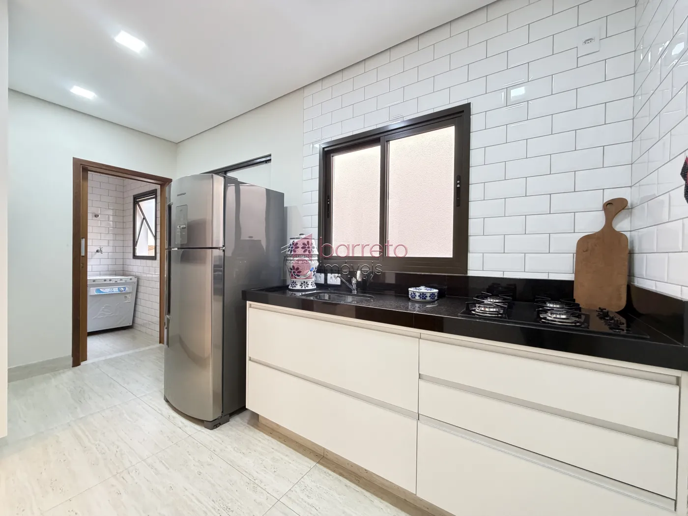 SOBRADO À VENDA – 03 QUARTOS – RESIDENCIAL DOS IPÊS – JUNDIAÍ/SP