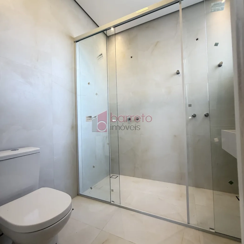 SOBRADO À VENDA – 03 QUARTOS – RESIDENCIAL DOS IPÊS – JUNDIAÍ/SP