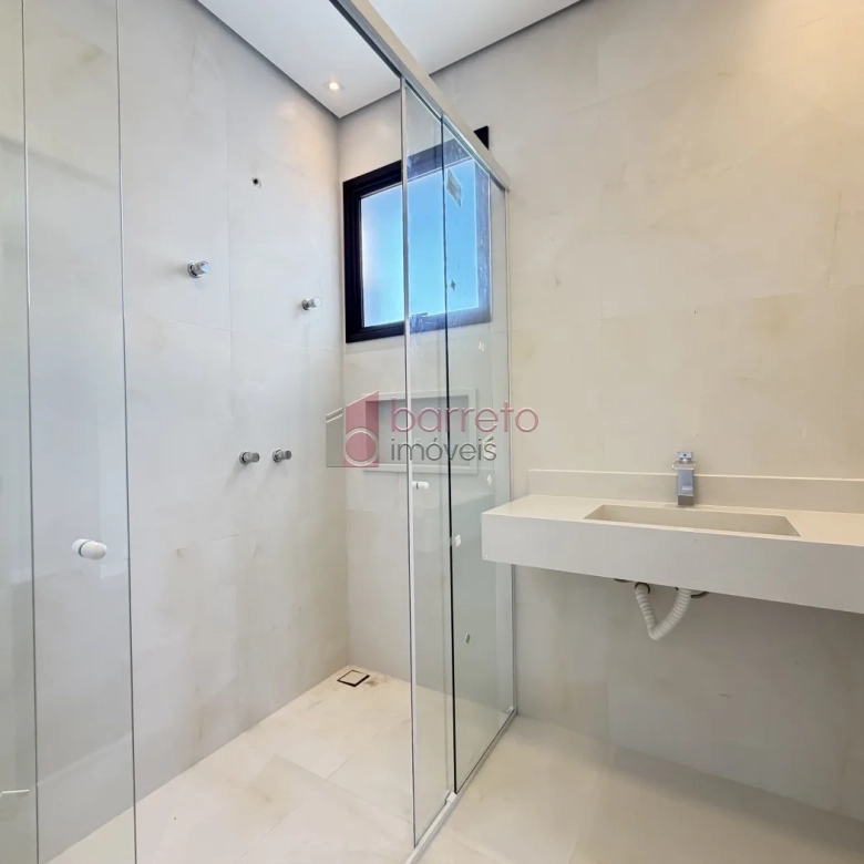 SOBRADO À VENDA – 03 QUARTOS – RESIDENCIAL DOS IPÊS – JUNDIAÍ/SP