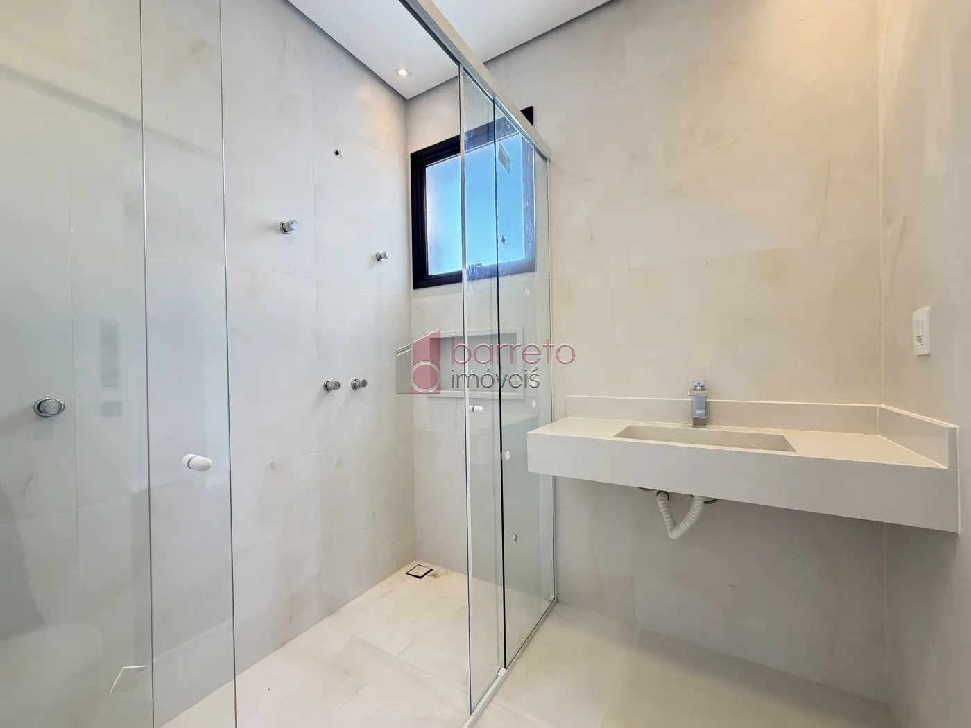 SOBRADO À VENDA – 03 QUARTOS – RESIDENCIAL DOS IPÊS – JUNDIAÍ/SP
