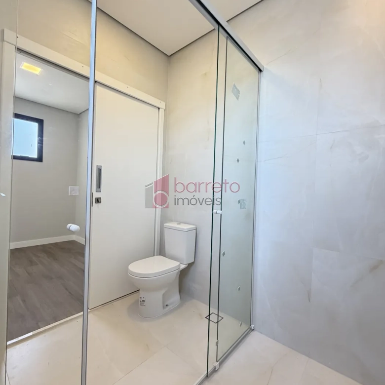 SOBRADO À VENDA – 03 QUARTOS – RESIDENCIAL DOS IPÊS – JUNDIAÍ/SP