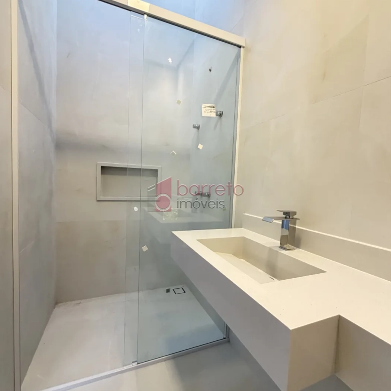 SOBRADO À VENDA – 03 QUARTOS – RESIDENCIAL DOS IPÊS – JUNDIAÍ/SP