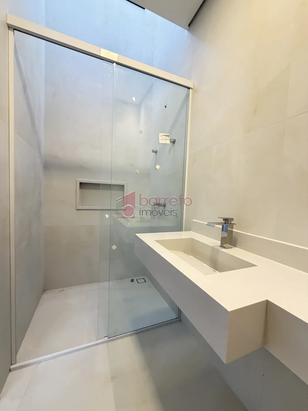 SOBRADO À VENDA – 03 QUARTOS – RESIDENCIAL DOS IPÊS – JUNDIAÍ/SP