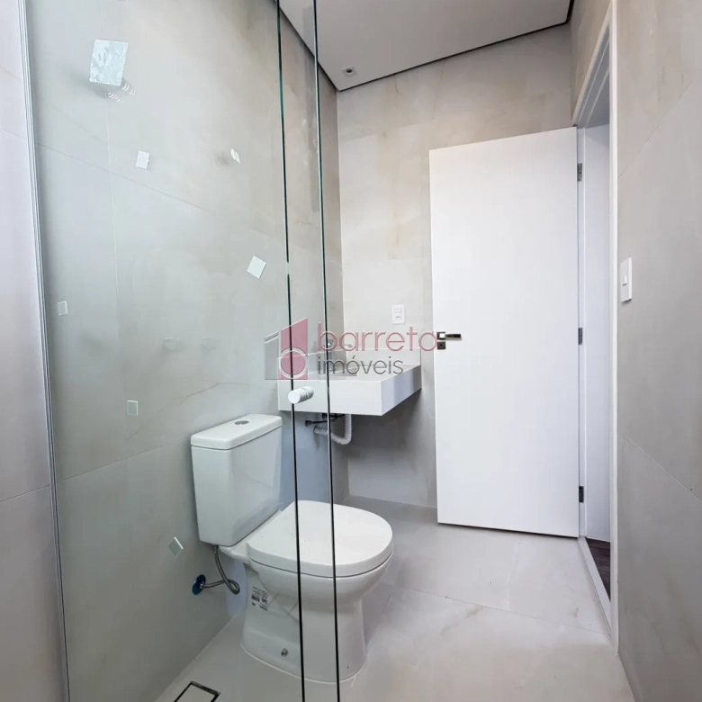 SOBRADO À VENDA – 03 QUARTOS – RESIDENCIAL DOS IPÊS – JUNDIAÍ/SP