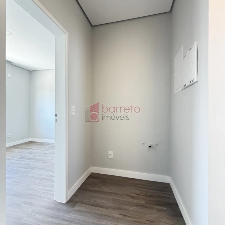 SOBRADO À VENDA – 03 QUARTOS – RESIDENCIAL DOS IPÊS – JUNDIAÍ/SP
