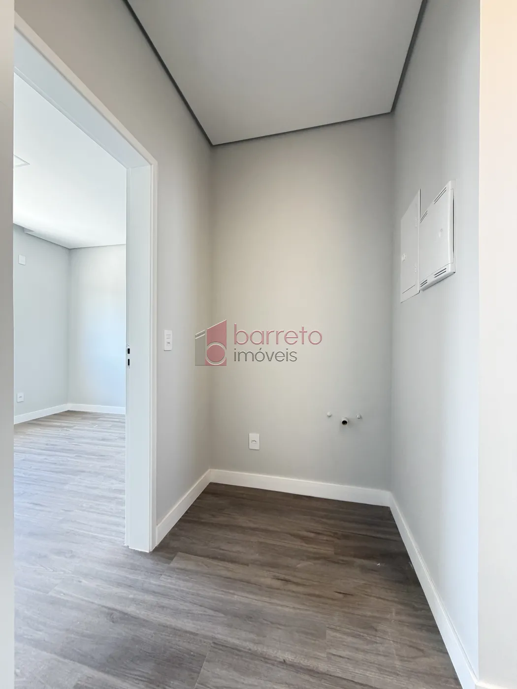 SOBRADO À VENDA – 03 QUARTOS – RESIDENCIAL DOS IPÊS – JUNDIAÍ/SP