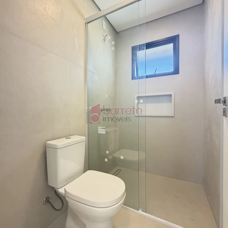 SOBRADO À VENDA – 03 QUARTOS – RESIDENCIAL DOS IPÊS – JUNDIAÍ/SP