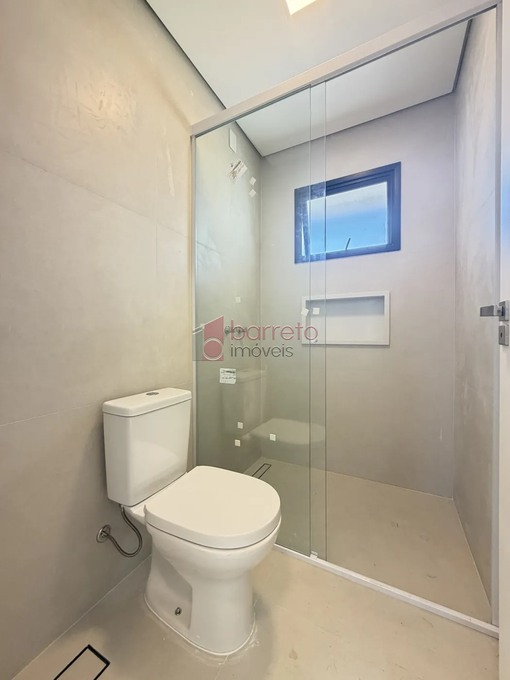 SOBRADO À VENDA – 03 QUARTOS – RESIDENCIAL DOS IPÊS – JUNDIAÍ/SP