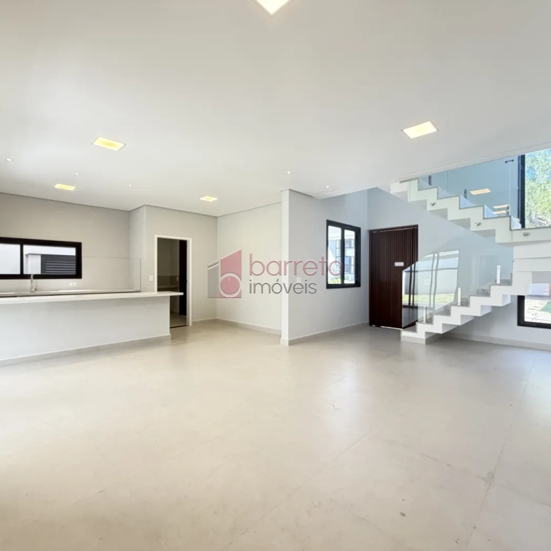 SOBRADO À VENDA – 03 QUARTOS – RESIDENCIAL DOS IPÊS – JUNDIAÍ/SP