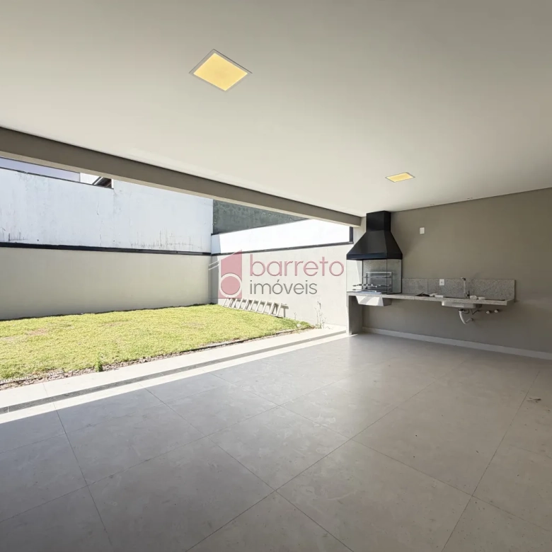 SOBRADO À VENDA – 03 QUARTOS – RESIDENCIAL DOS IPÊS – JUNDIAÍ/SP