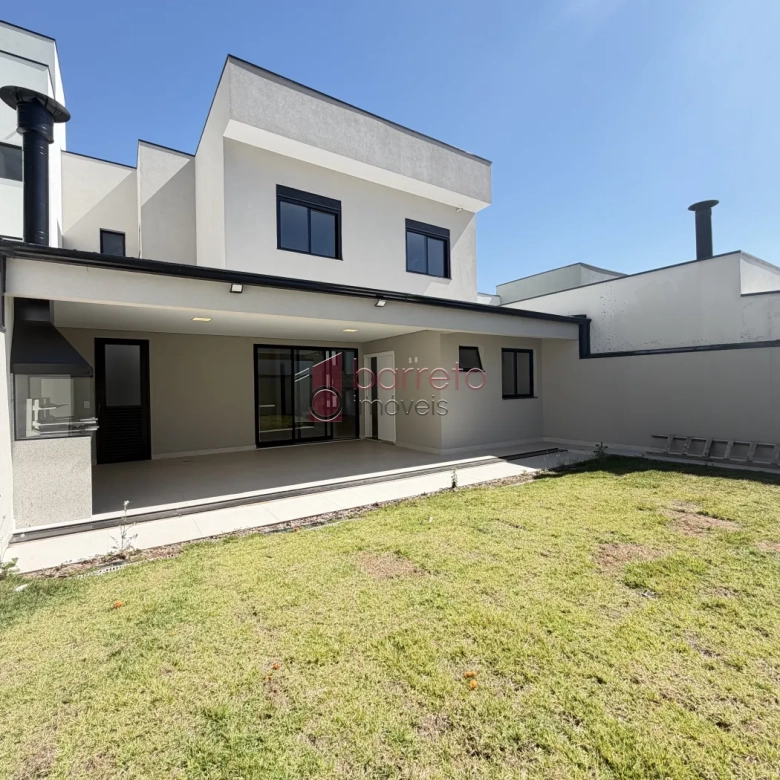 SOBRADO À VENDA – 03 QUARTOS – RESIDENCIAL DOS IPÊS – JUNDIAÍ/SP