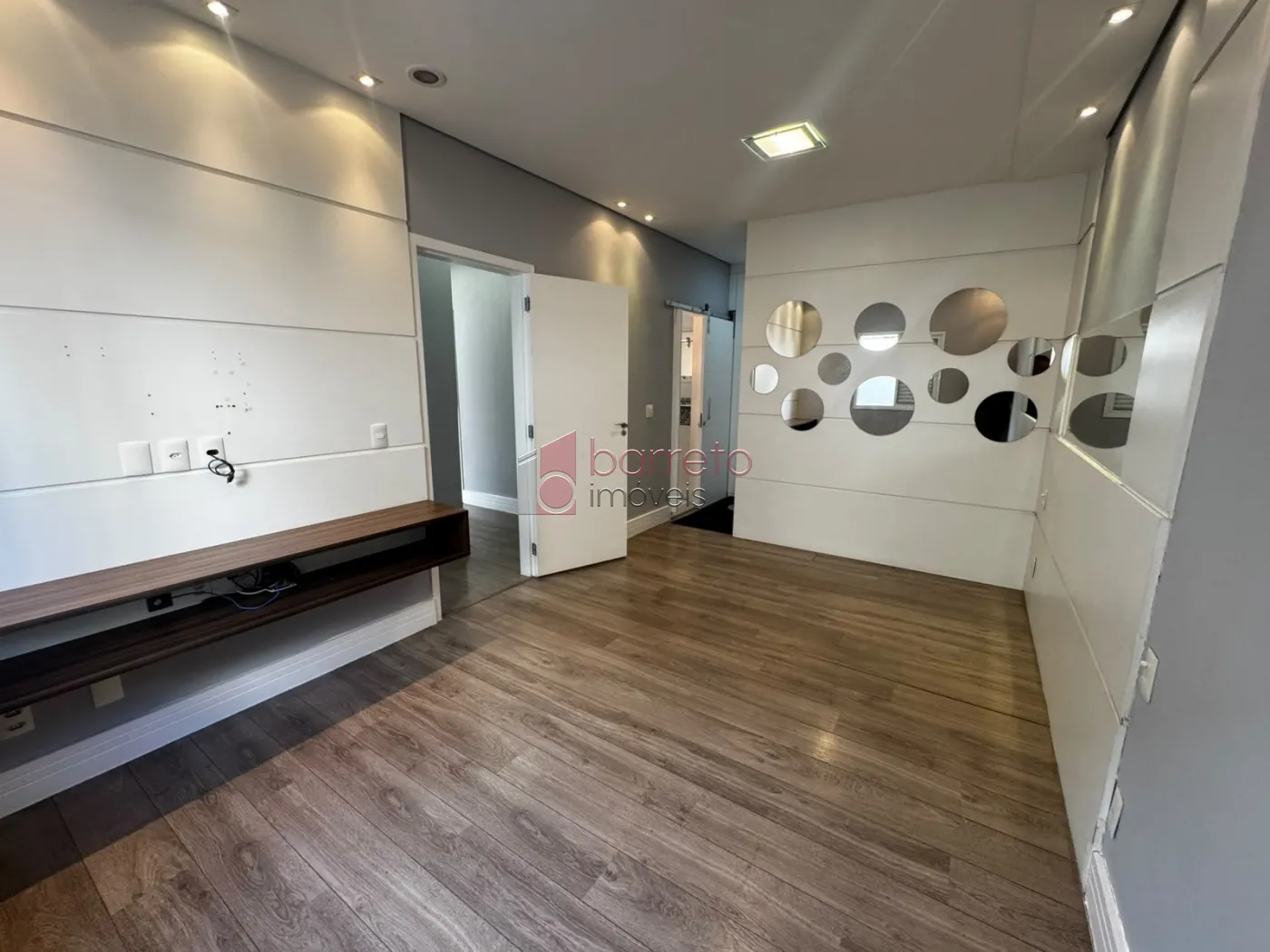 CASA TÉRREA SEMI-MOBILIADA PARA LOCAÇÃO E VENDA NO CONDOMÍNIO VILLAGE MEDEIROS – JUNDIAÍ/SP