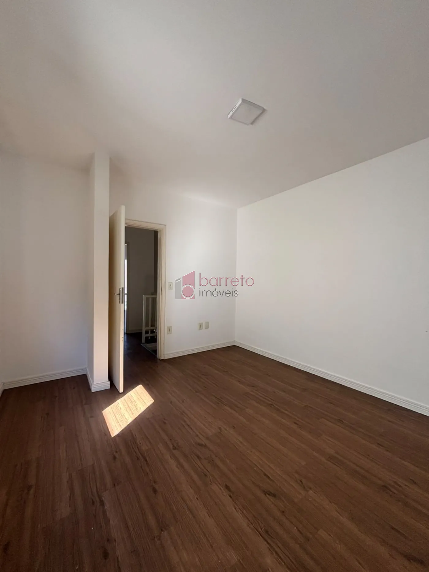 CASA À VENDA NO CONDOMÍNIO RESIDENCIAL DONA NINA – JARDIM TULIPAS – JUNDIAÍ/SP