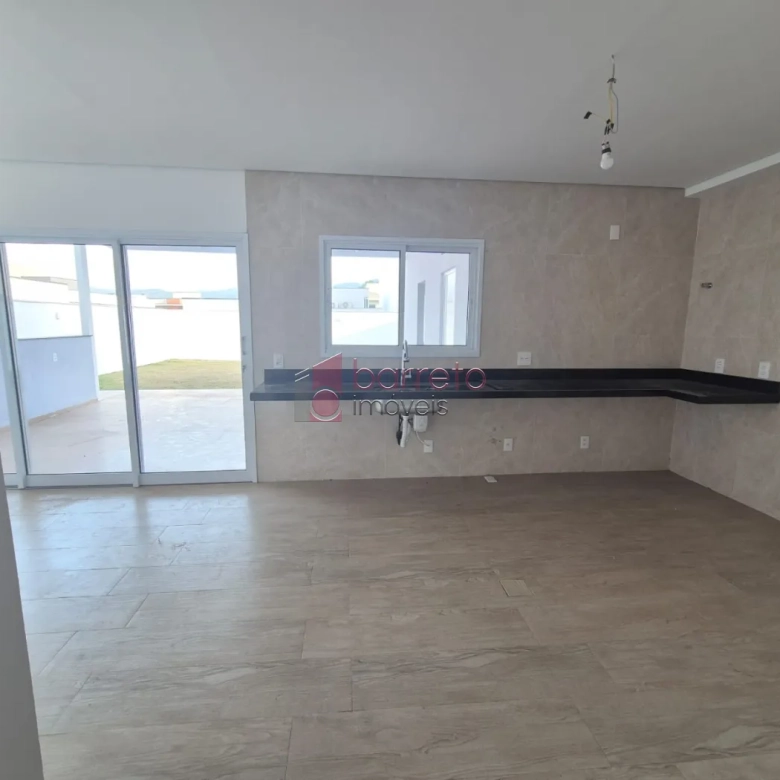 CASA RECÉM CONSTRUÍDA À VENDA NO CONDOMÍNIO BRISAS DA MATA EM JUNDIAÍ/SP