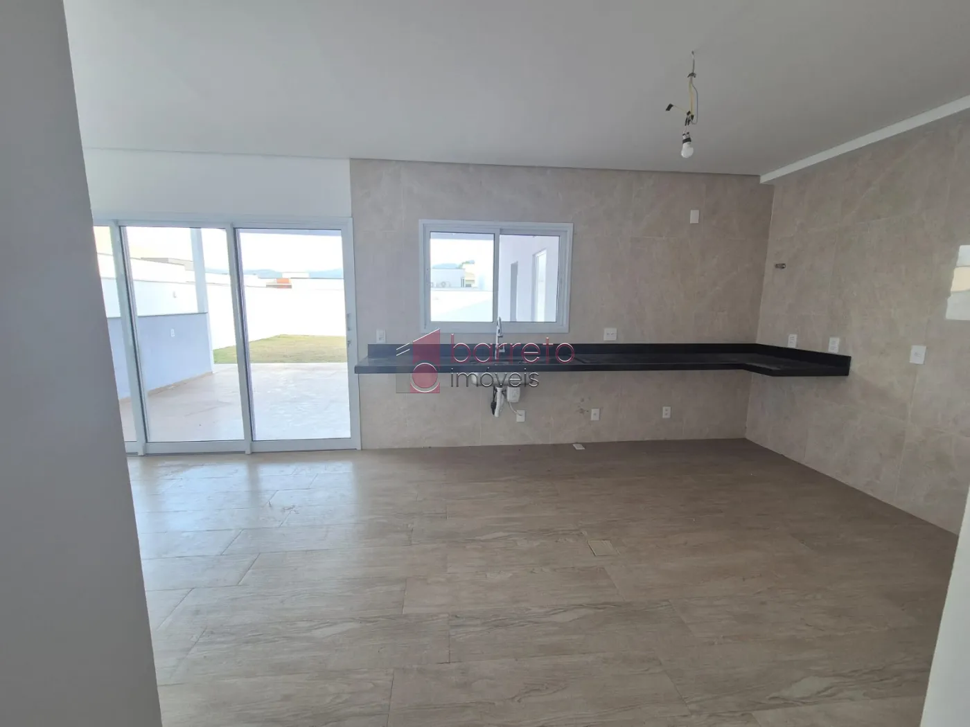 CASA RECÉM CONSTRUÍDA À VENDA NO CONDOMÍNIO BRISAS DA MATA EM JUNDIAÍ/SP