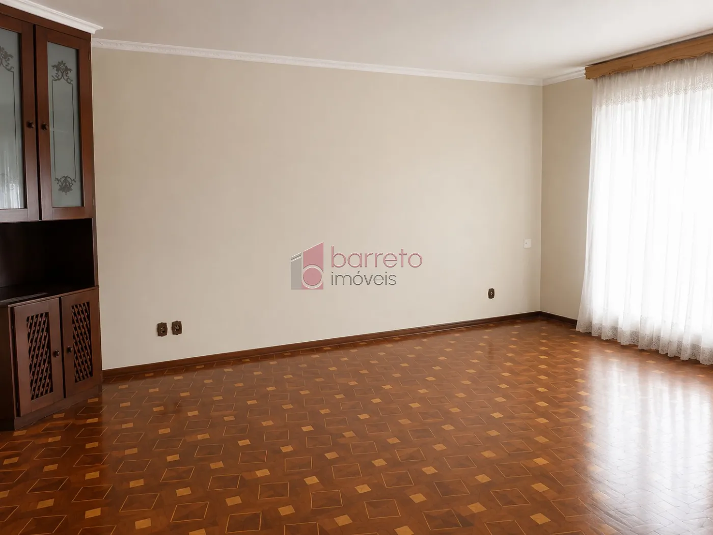 CASA COM EDÍCULA PARA LOCAÇÃO NO ANHANGABAÚ – JUNDIAÍ/SP