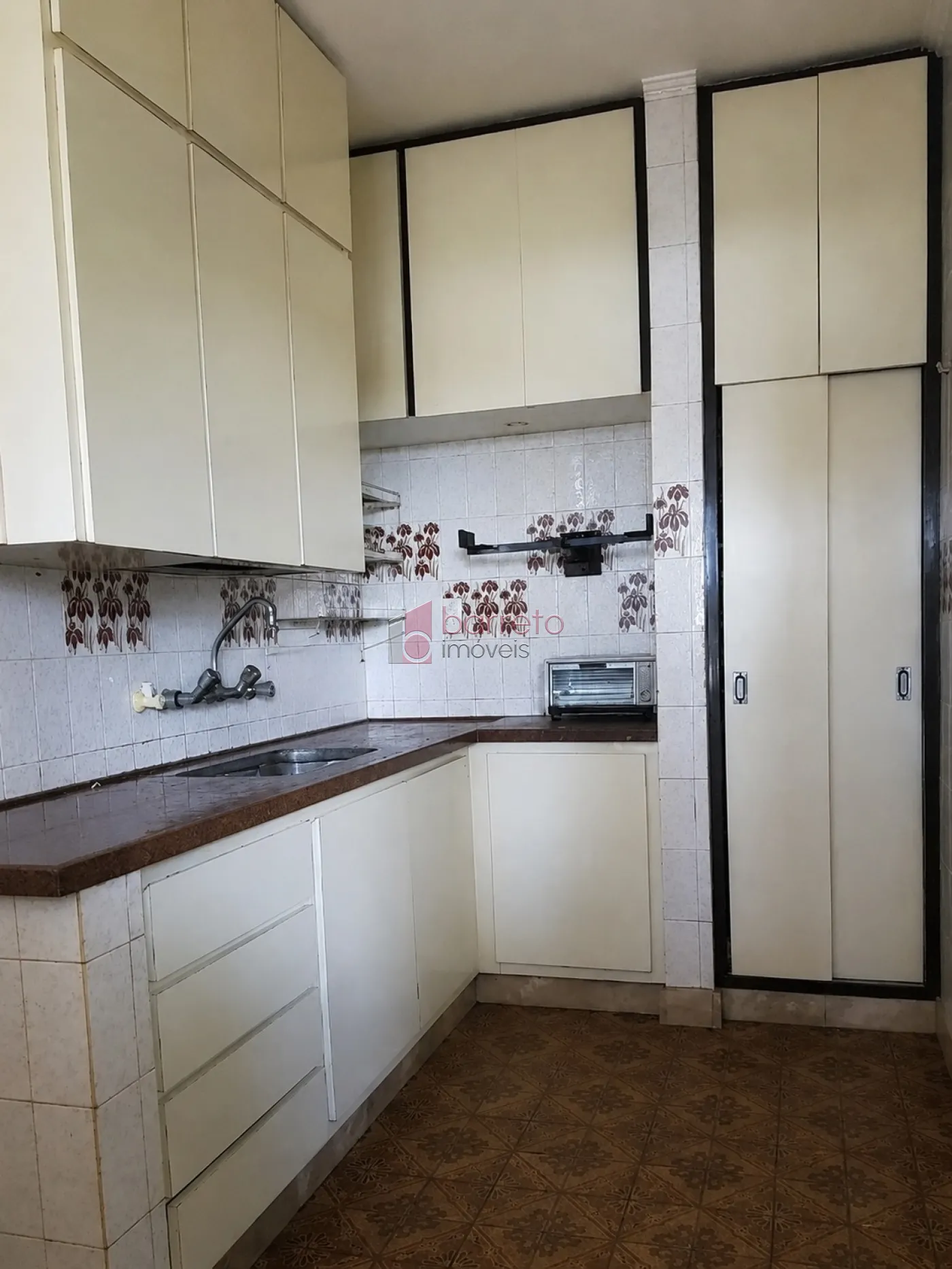 CASA COM EDÍCULA PARA LOCAÇÃO NO ANHANGABAÚ – JUNDIAÍ/SP