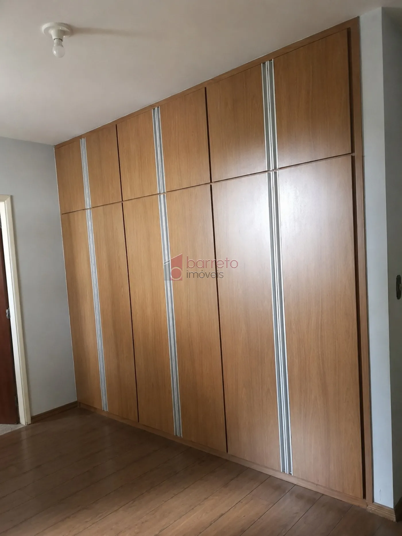 CASA COM EDÍCULA PARA LOCAÇÃO NO ANHANGABAÚ – JUNDIAÍ/SP