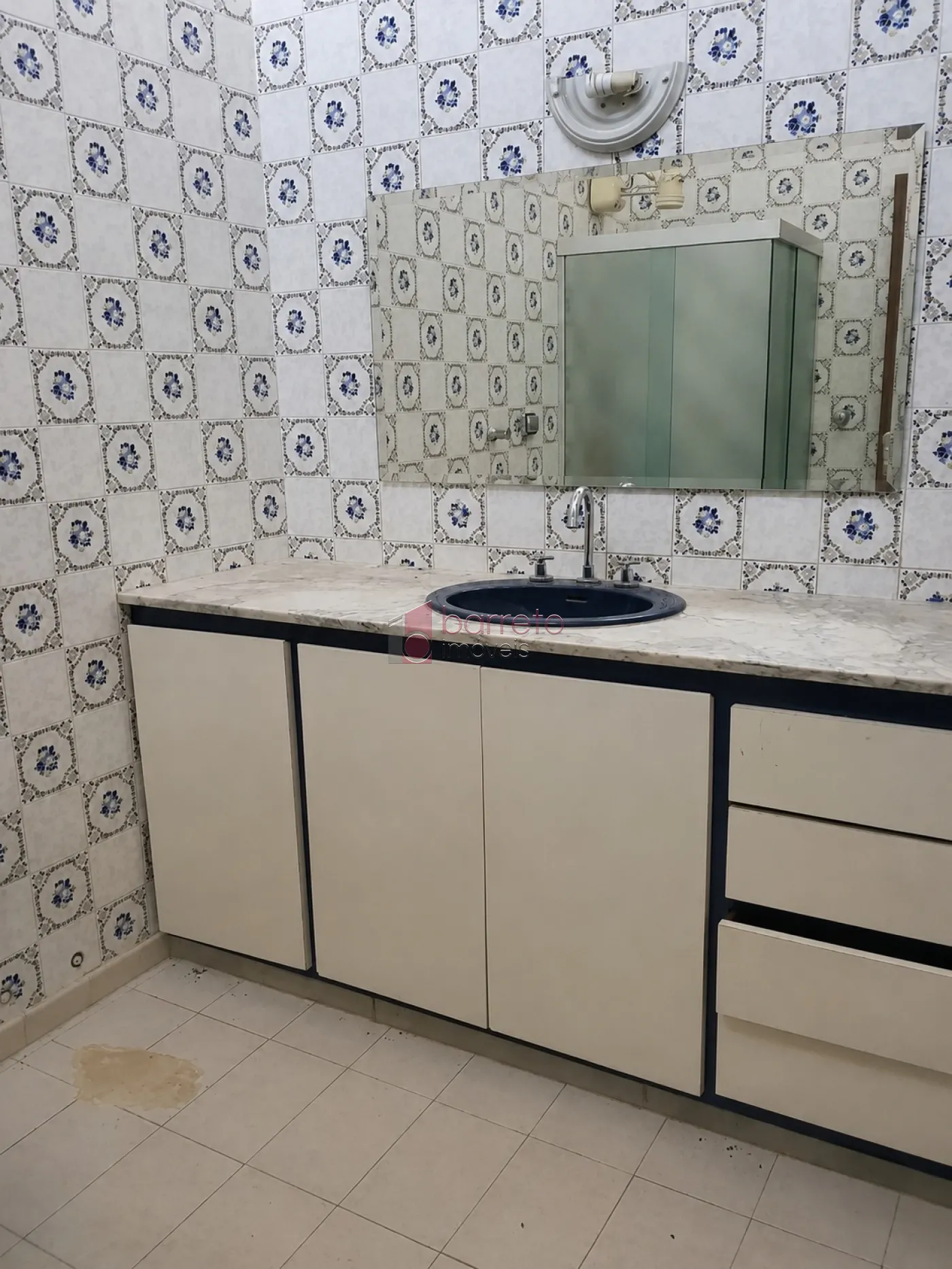 CASA COM EDÍCULA PARA LOCAÇÃO NO ANHANGABAÚ – JUNDIAÍ/SP