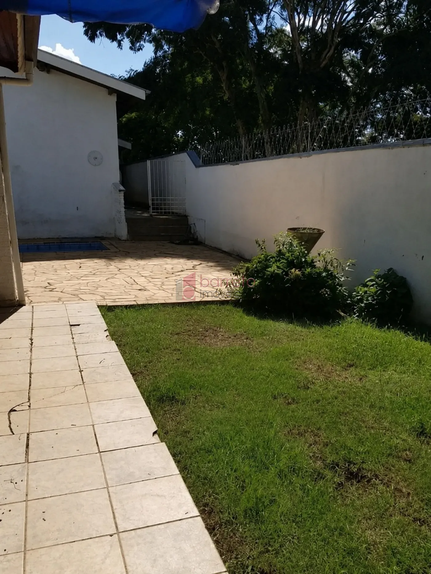 CASA COM EDÍCULA PARA LOCAÇÃO NO ANHANGABAÚ – JUNDIAÍ/SP