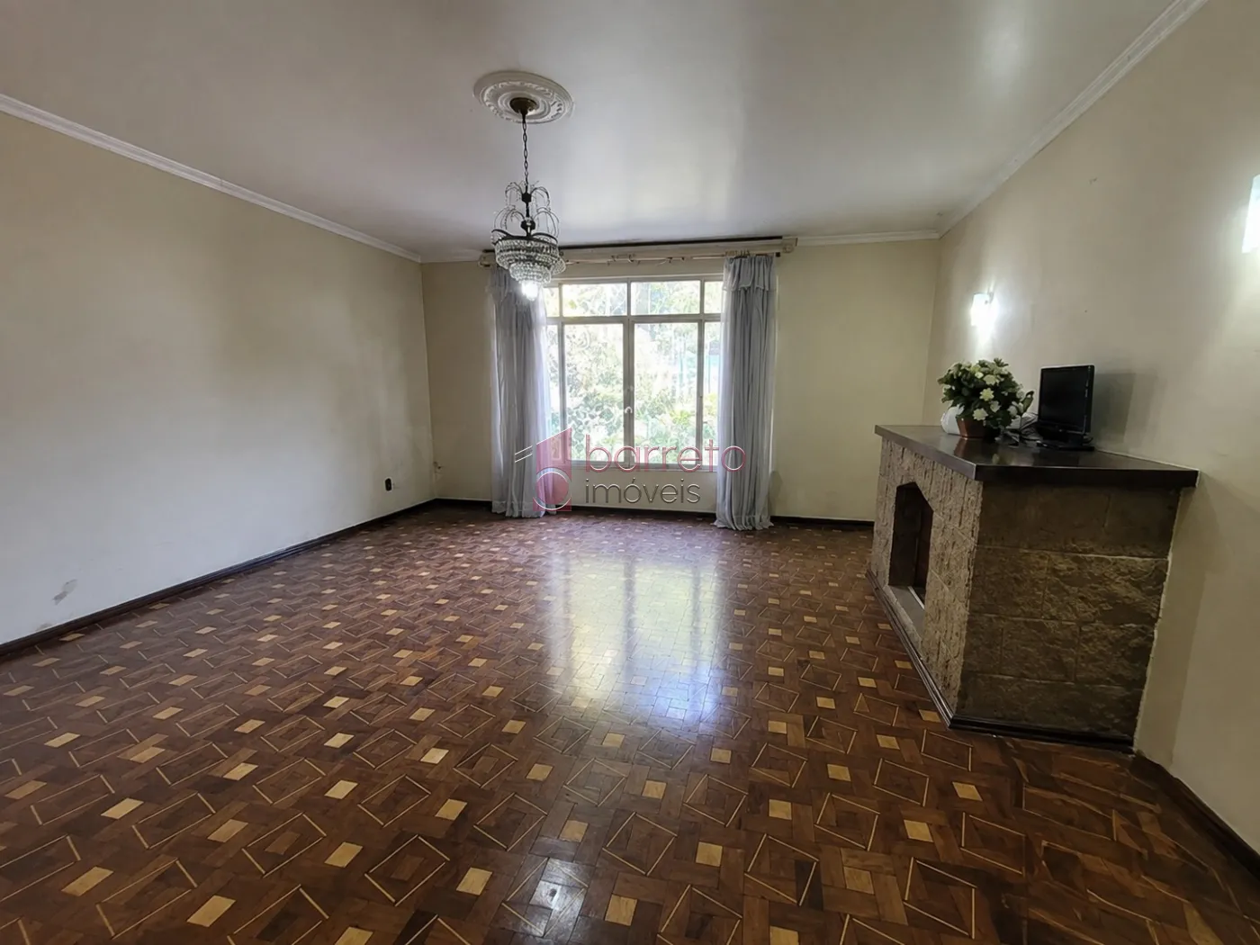 CASA COM EDÍCULA PARA LOCAÇÃO NO ANHANGABAÚ – JUNDIAÍ/SP