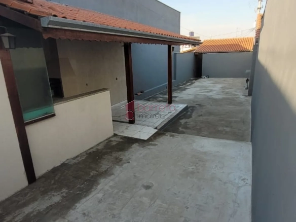 CASA COM EDÍCULA À VENDA – ANHANGABAÚ – JUNDIAÍ/SP