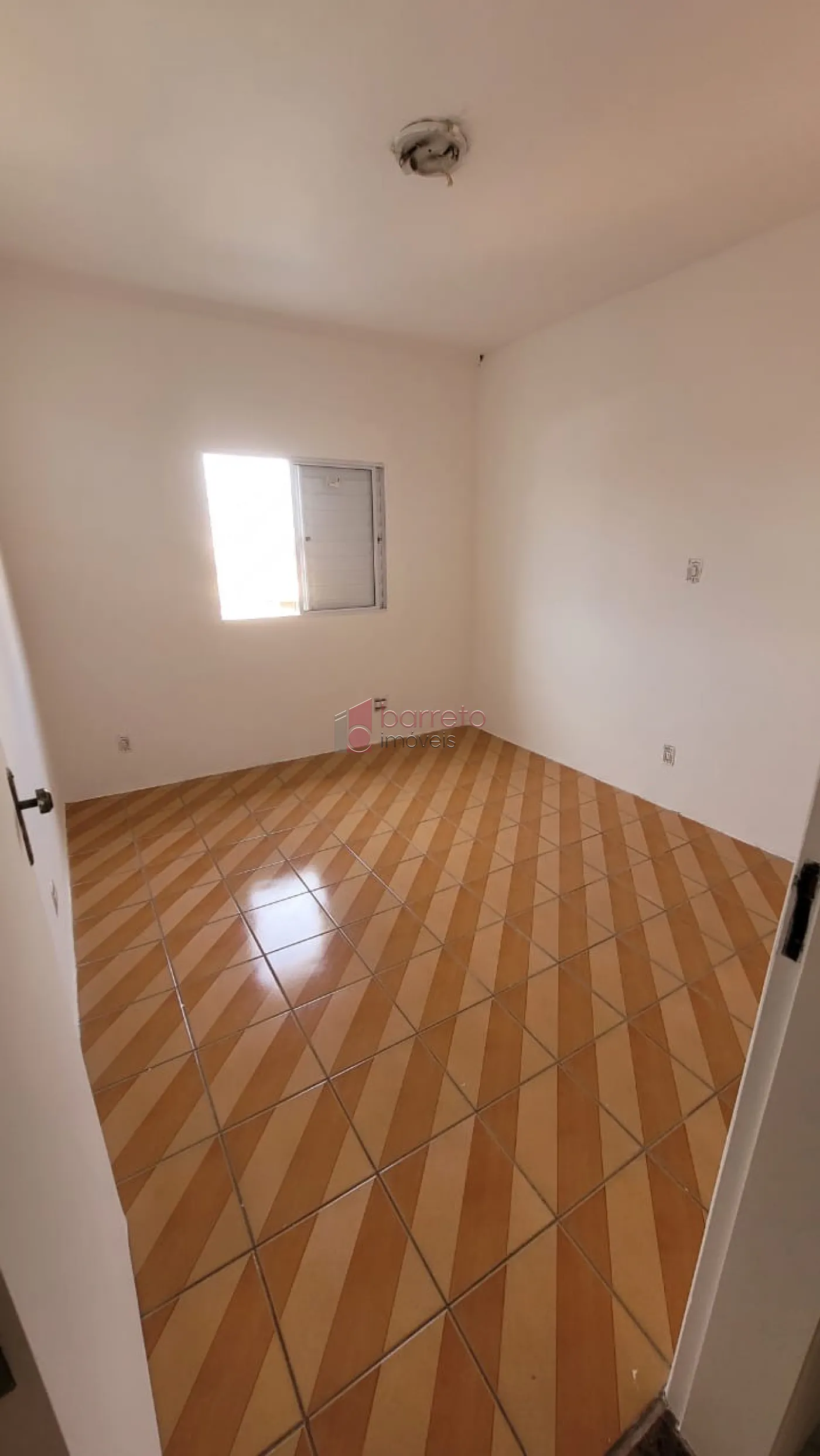 CASA COM EDÍCULA À VENDA – ANHANGABAÚ – JUNDIAÍ/SP