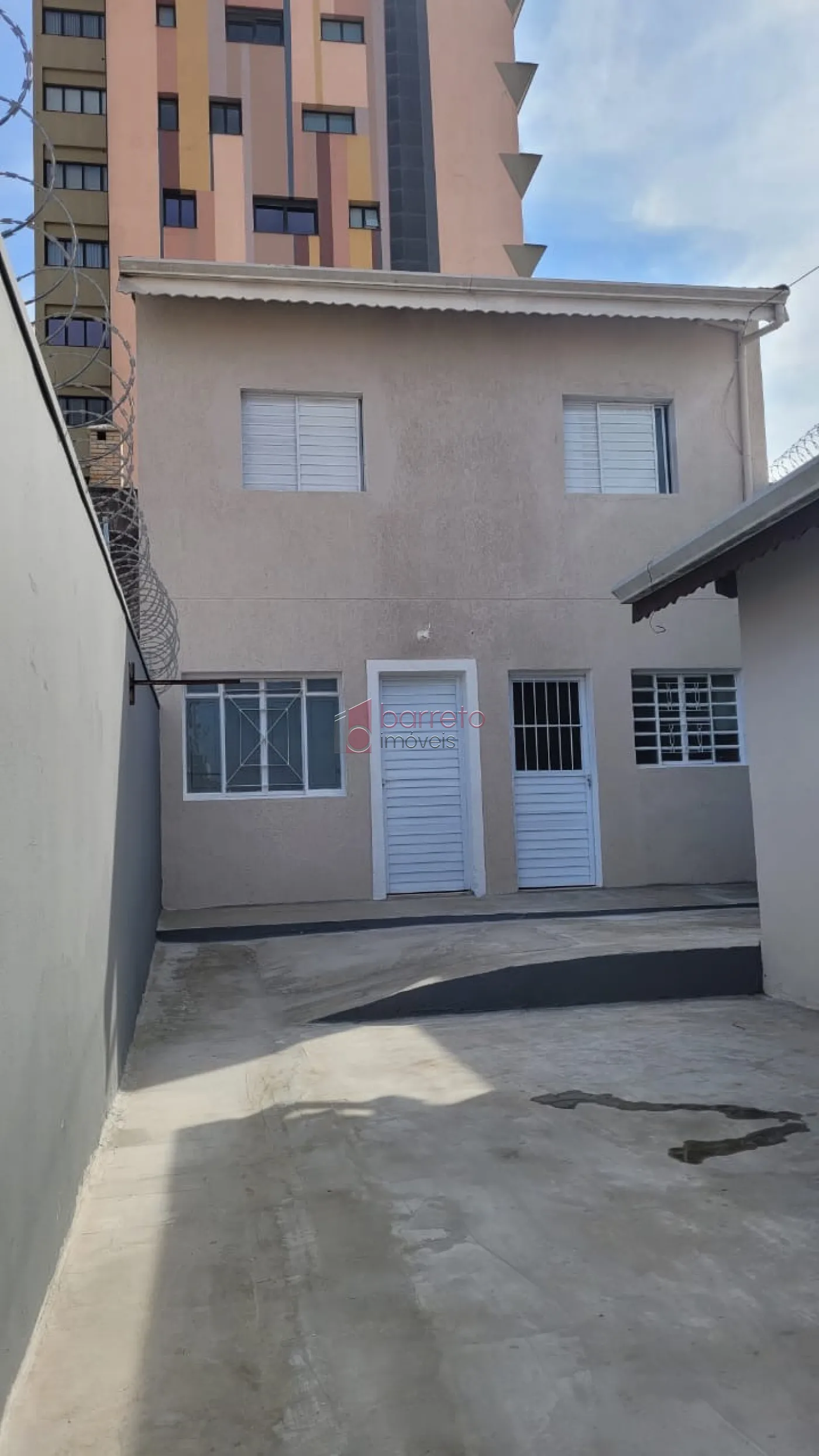 CASA COM EDÍCULA À VENDA – ANHANGABAÚ – JUNDIAÍ/SP