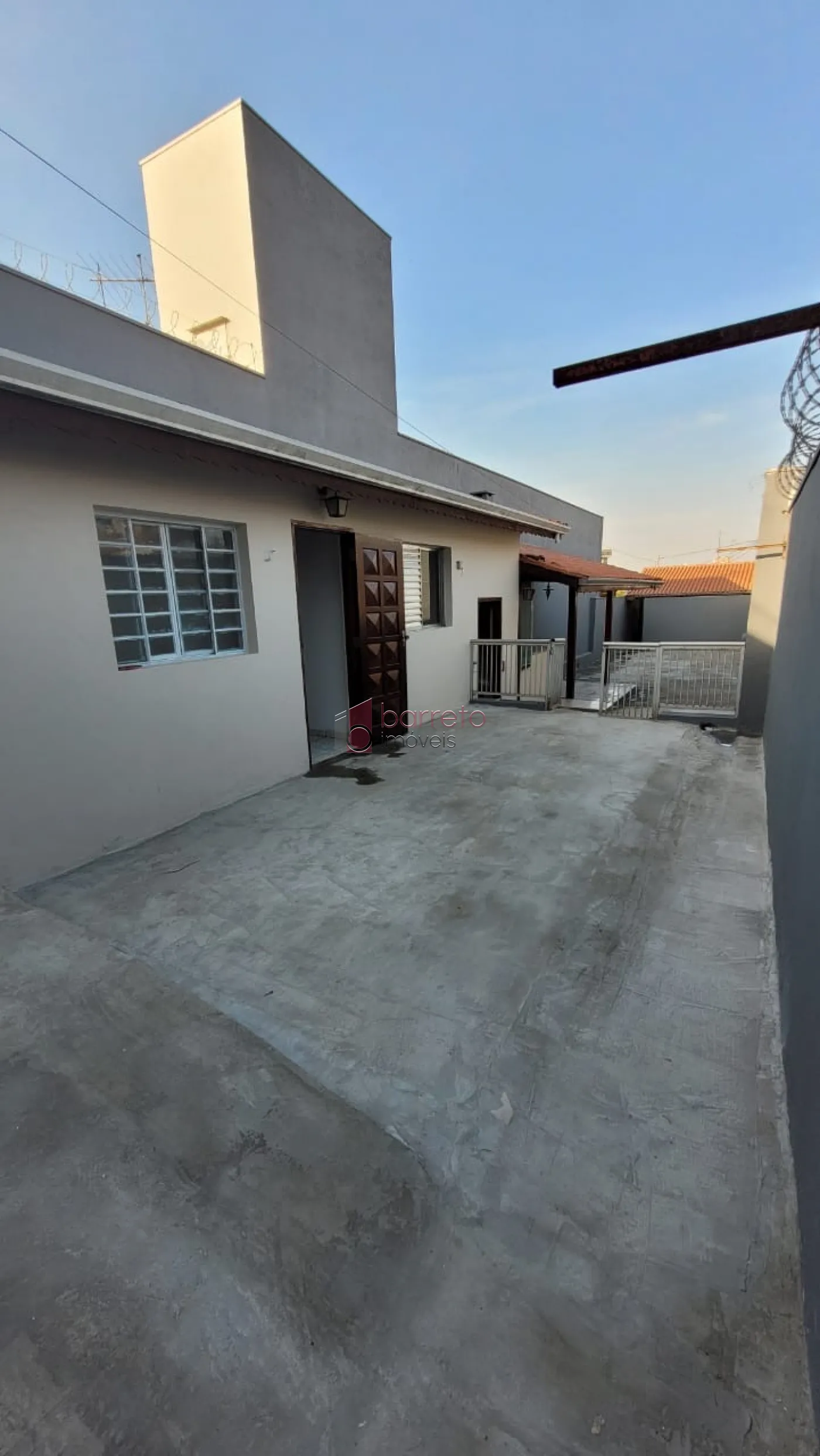 CASA COM EDÍCULA À VENDA – ANHANGABAÚ – JUNDIAÍ/SP