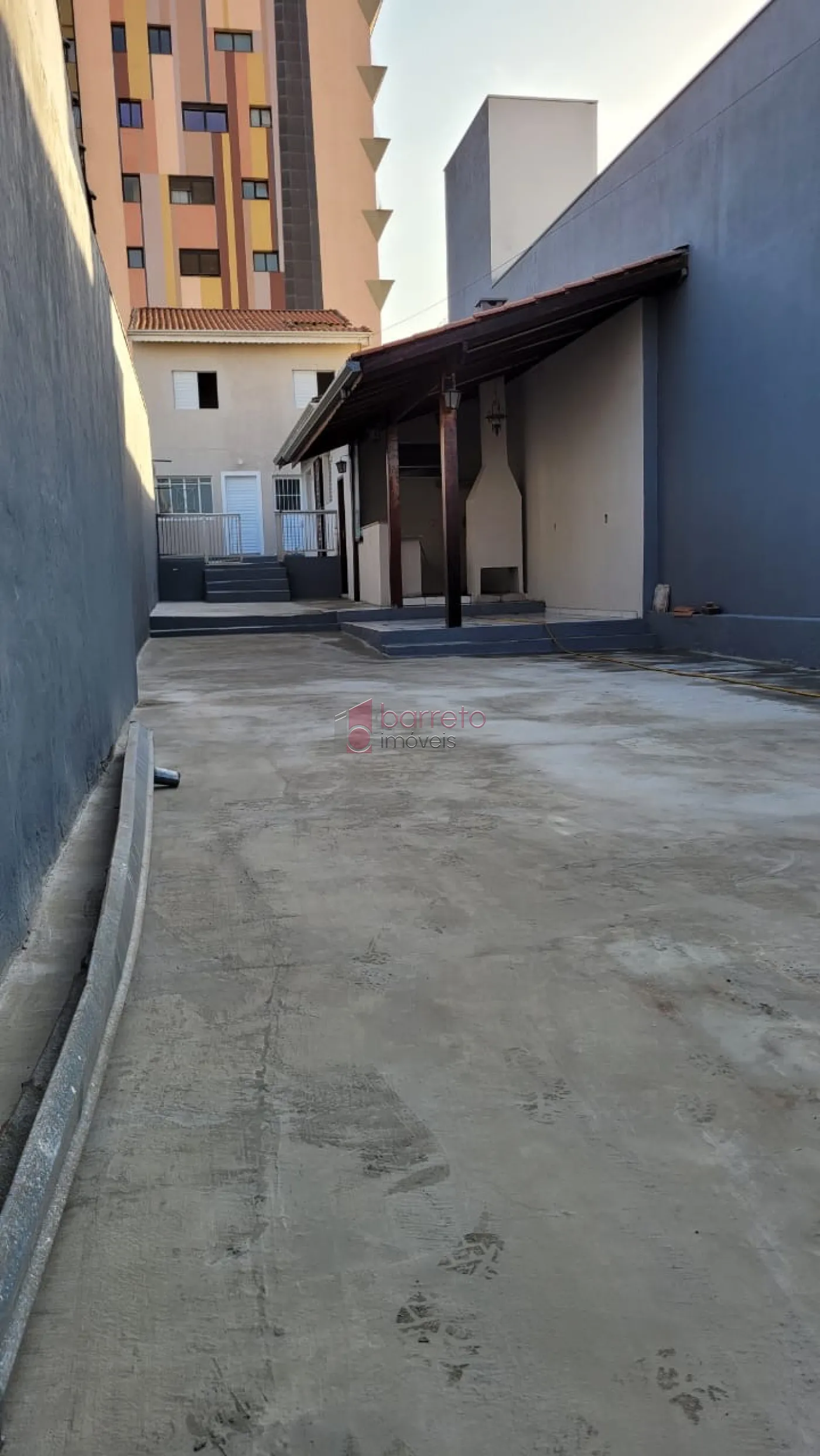 CASA COM EDÍCULA À VENDA – ANHANGABAÚ – JUNDIAÍ/SP